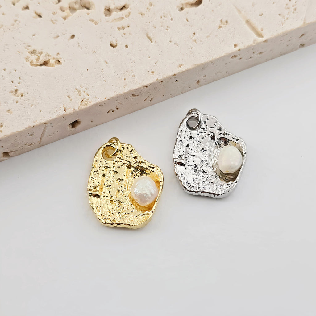 Ocean Pendant, 18K Gold Plated, Shell with Pearl Style Pendant , Necklace Making Charm, Jewelry Findings S1268