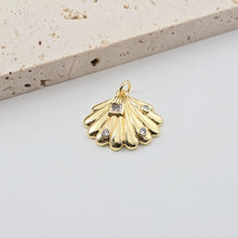 Load image into Gallery viewer, Gold Seashell Charm, Marine Life Pendant, 20mm, 18k Gold Plated Brass, Bracelet Making, Jewelry Findings S1270
