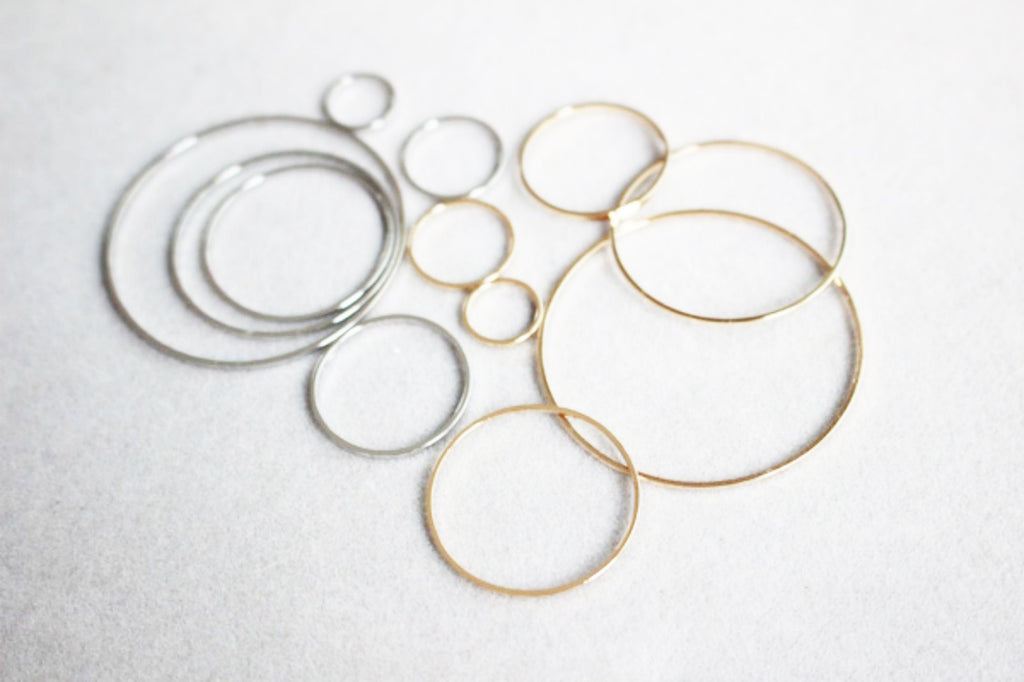 10pcs- 14K Gold Plated Circle Pendant , 8/15/20/25/30/40mm, Nickel Free Circle Charm, Connectors, DIY Jewelry Making Findings JY025