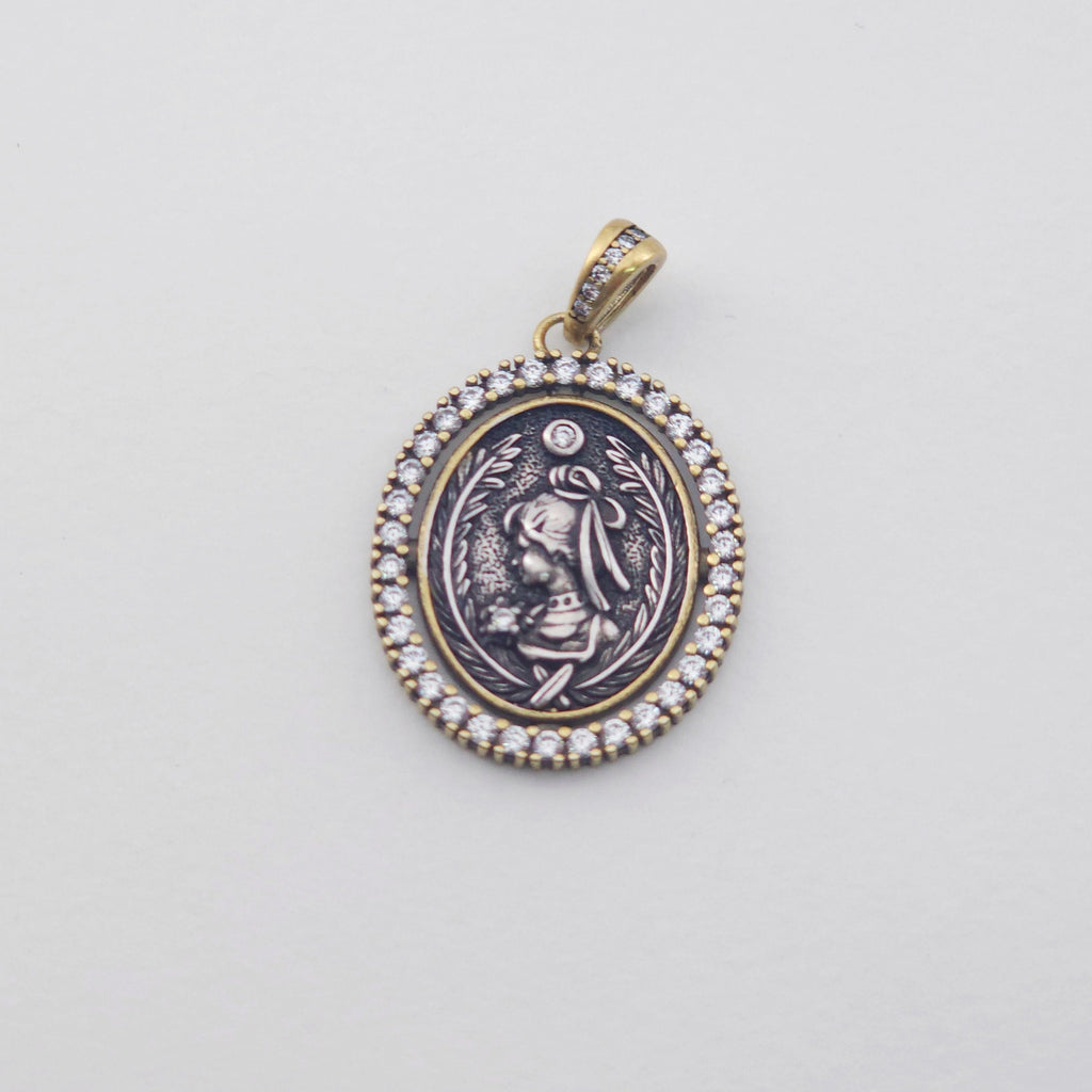 Antique Silver Portrait Pendant, Round Charm, Oval Charm, Necklace Making Charm, Jewelry Findings S1148