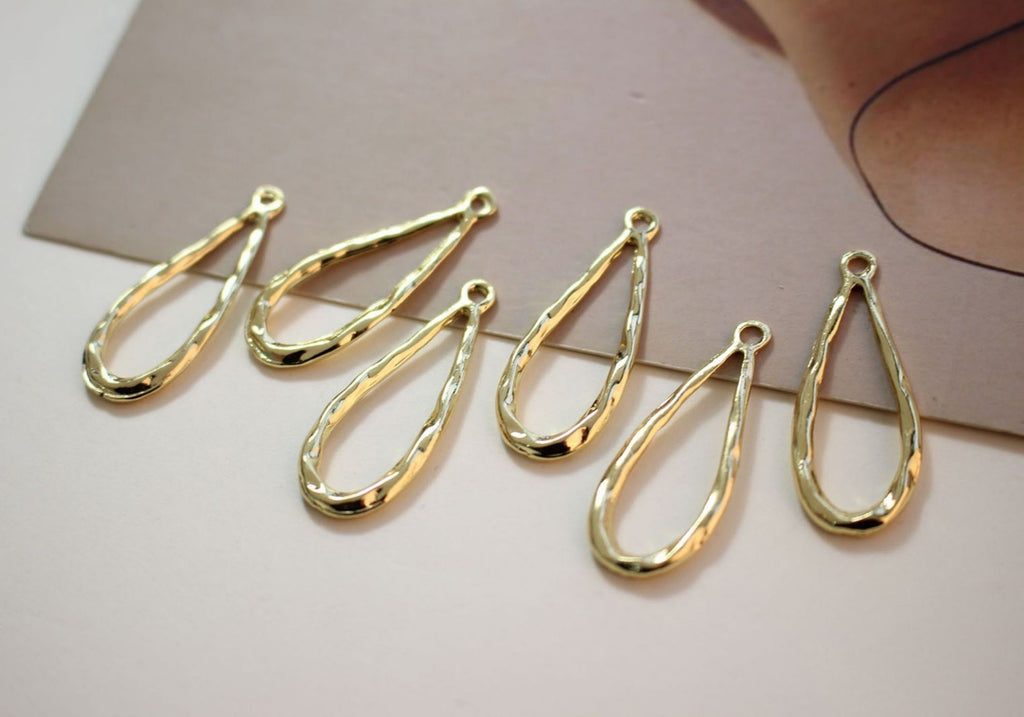 10 colgantes irregulares calados, chapados en oro de 14 quilates, colgantes de gota, colgantes para collares, accesorios para bisutería ZZ083