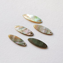 Load image into Gallery viewer, Star Black Mother-of-Pearl, MOP Shell Pendant, Engraved Black Nacre, Shell Charm, Shell Jewelry Making Findings RY050