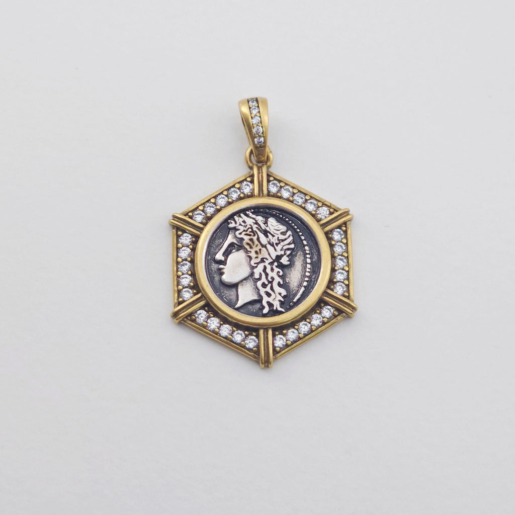 Antique Silver Portrait Pendant, Round Charm, Oval Charm, Necklace Making Charm, Jewelry Findings S1148