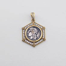 Load image into Gallery viewer, Antique Silver Portrait Pendant, Round Charm, Oval Charm, Necklace Making Charm, Jewelry Findings S1148