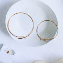 Load image into Gallery viewer, 14K Gold Filled Round Hoop Earring , 15mm 20mm 25mm 30mm 45mm, Nickel Free Circle Earring Hoops, DIY Earring Finding, B033