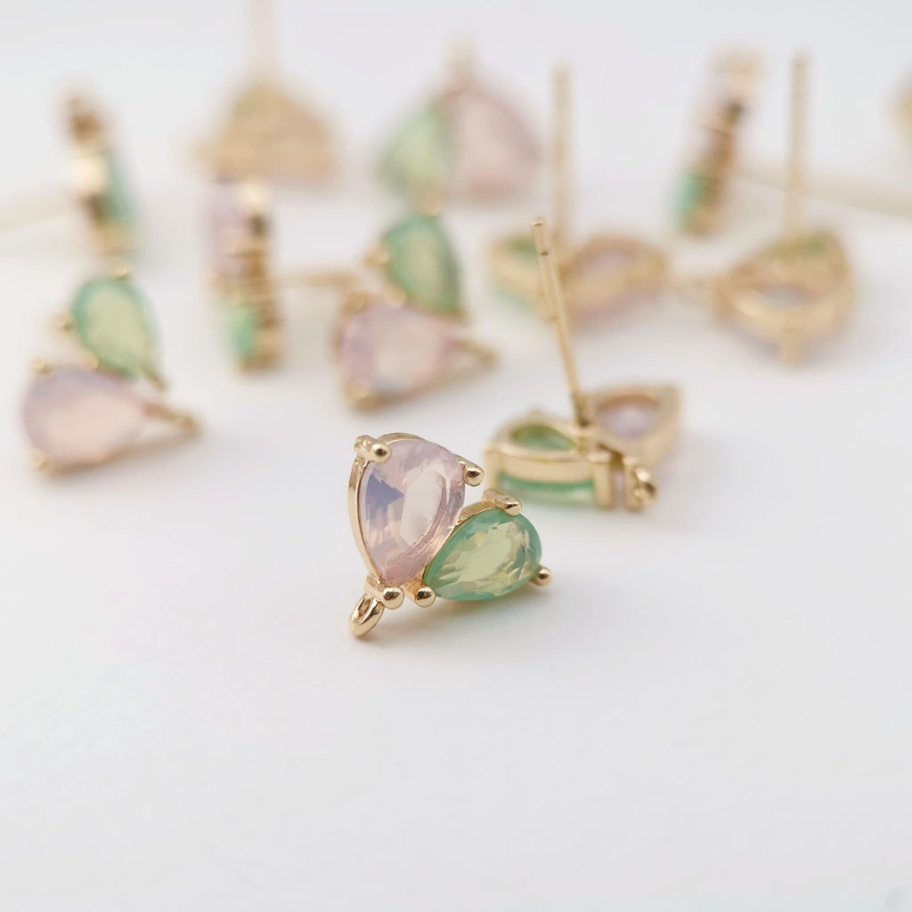 10 pendientes de corazón cúbico, delicados pendientes de botón de latón chapado en oro de 14 quilates con aro, pasador de plata S925, pasador de oreja, accesorio para pendientes Z057