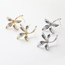 Load image into Gallery viewer, Flower Ear Post With Loop, S925 Silver Ear Pin Nickel Free Earrings, Gold/Silver Ear Stud, Hypoallergenic Earring Findings GZ719