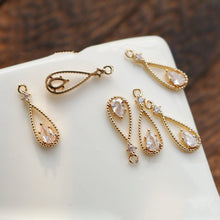 تحميل الصورة إلى عارض المعرض، 10 قطع - دلايات كريستال صغيرة على شكل دمعة، مطلية بالذهب عيار 14 قيراطًا، مقاس 6*16 مم، قطع مجوهرات HL048-F149