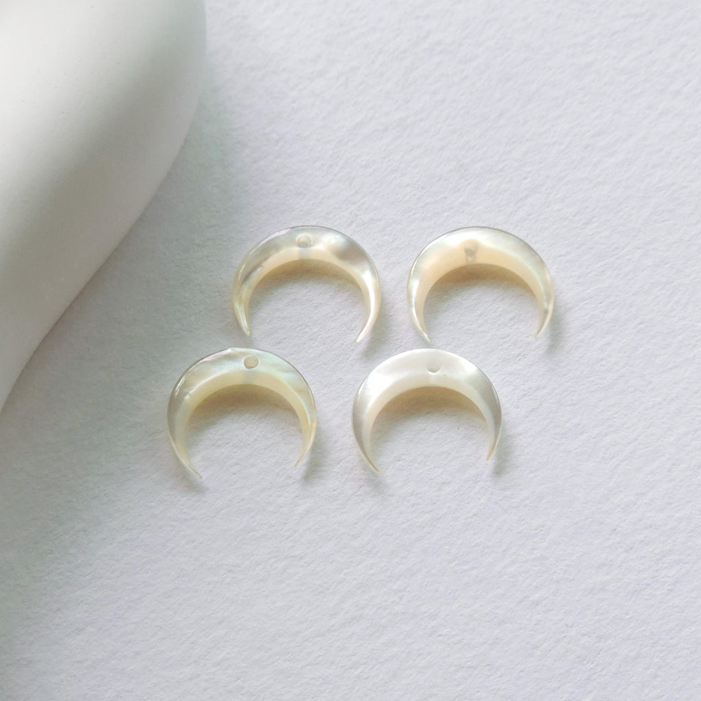 Moon Shape White Mother-of-Pearl, MOP Shell Pendant, 3D White Nacre, Ox Horn Shell Charm, Shell Jewelry Making Findings RY051