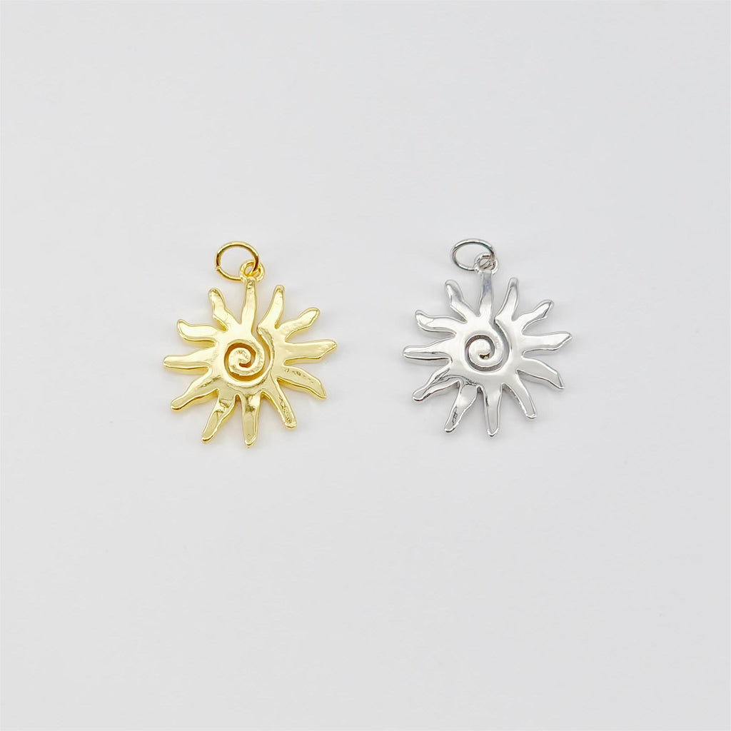 Gold Sun Charm, Sun With Rays Pendant, 18K Gold Plated, 18.5x22mm, Necklace Making Charm, Jewelry Findings S20673