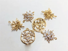 Cargar imagen en el visor de la galería, Dije de flor, colgante de flor de cristal de circonita cúbica, dijes para pendientes de circonita cúbica, dijes para pendientes de latón chapado en oro auténtico, accesorios de joyería STG021-F207