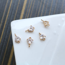 Cargar imagen en el visor de la galería, Dije conector de corazón pequeño, colgante de pavé cúbico, dije de amor, fabricación de pulseras y collares, accesorios de joyería chapados en oro HL008-F055