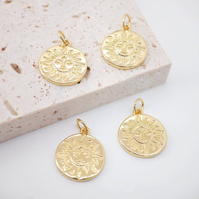 Sun Charm, Sunny Face Round Pendant, 18K Gold Plated, 16.7mm, Necklace Making Charm, Jewelry Findings S20653