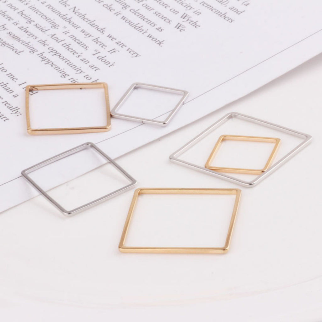 10 colgantes cuadrados calados, chapados en oro de 18 quilates y plata, para collar QR026-ZX7048