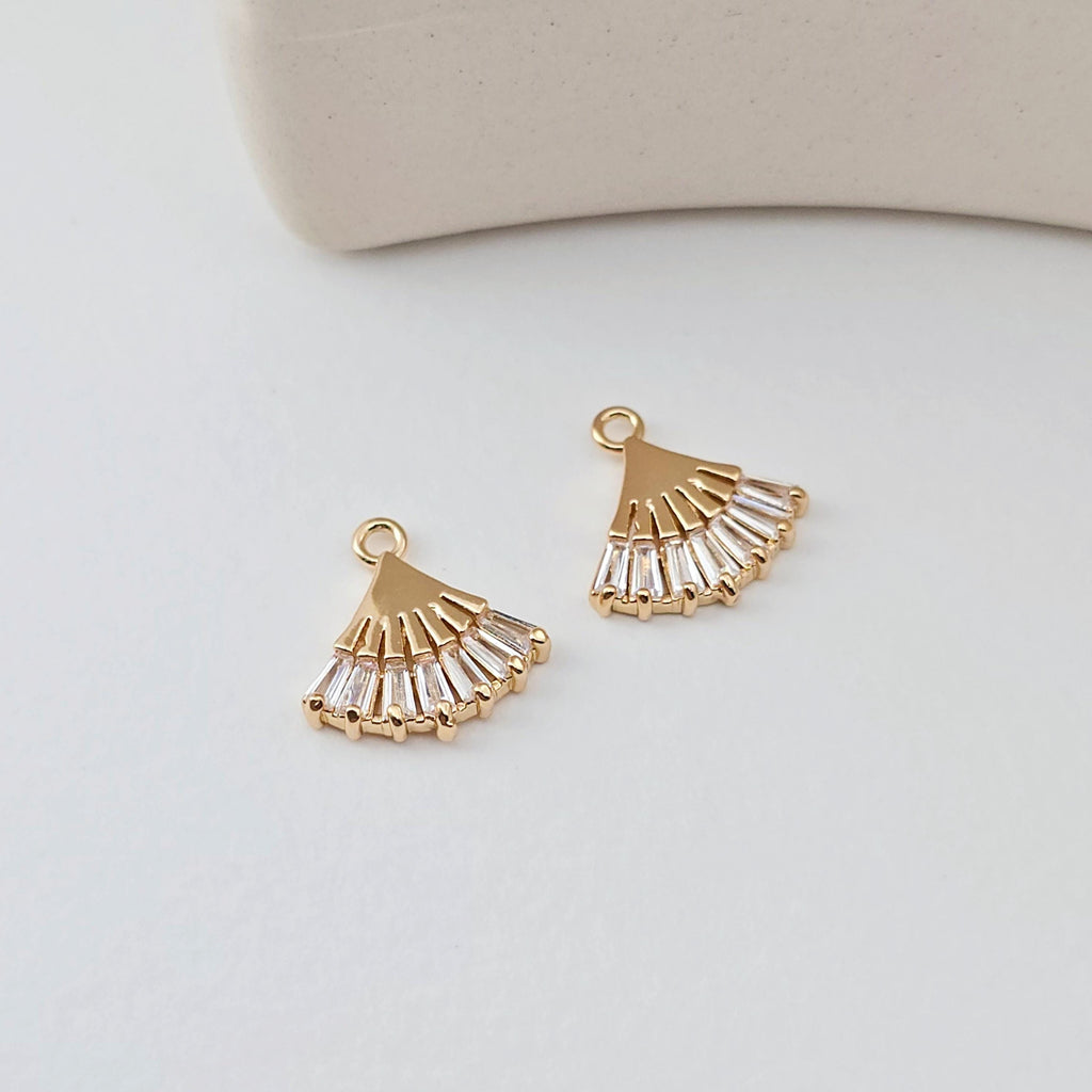 Dije de abanico con pavé de circonita cúbica, colgante de abanico con cristal de circonita cúbica, dijes para pendientes con circonita cúbica, dijes para pendientes chapados en oro auténtico, accesorios de joyería D0289