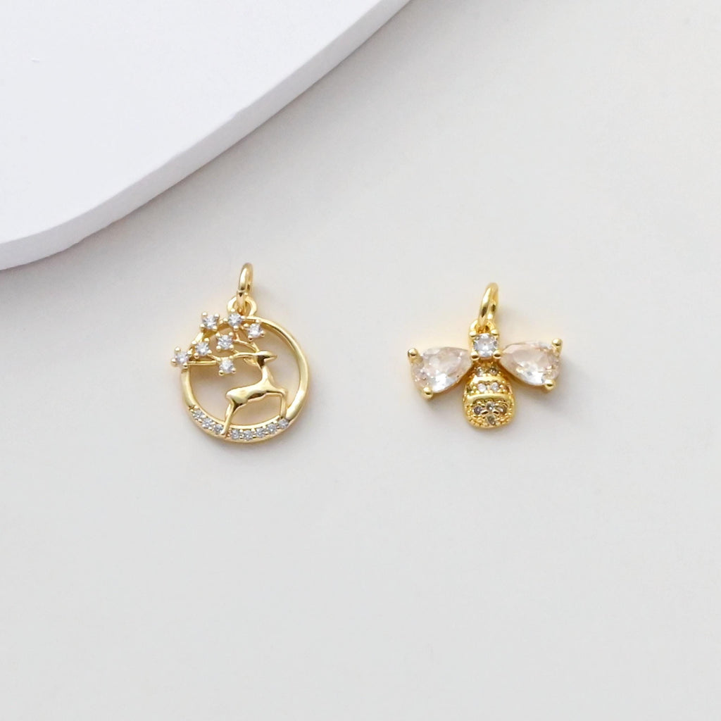 Sika deer/bee Pendant, CZ Pave Animals Charms, 18K Gold Plated Round Charms, For Bracelet And Necklace Making, Jewelry Findings S1378