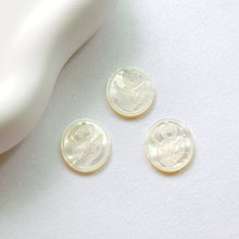 Load image into Gallery viewer, Oval-shaped Tulips Mother-of-Pearl, MOP Shell Pendant, Engraved White Nacre, Shell Charm, Mother of Pearl Jewelry Making Findings RY011