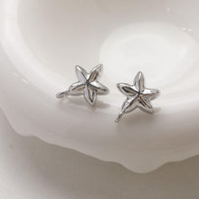 Load image into Gallery viewer, Starfish Charm, Starfish Post, Gold Marine Life, 14k Gold Plated Brass, Necklace Making, Jewelry Findings GZ756