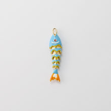 Cargar imagen en el visor de la galería, Dijes de pez esmaltado, dijes de vida marina, dijes de pez chapados en oro de 18 quilates, para hacer pulseras y aretes, accesorios de joyería S1460