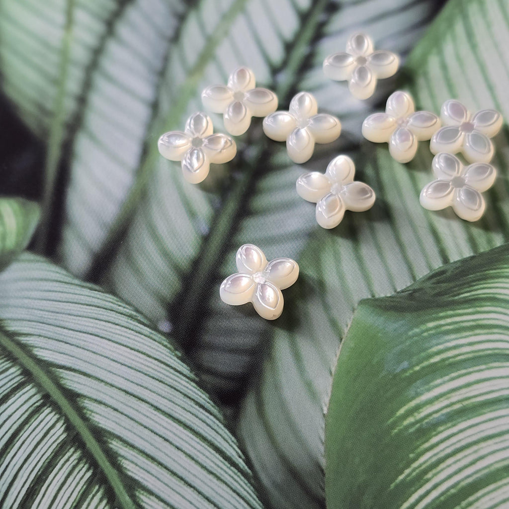 Flowers White Mother-of-Pearl, MOP Shell, Pearl Oyster, Engraved White Nacre, Shell Charm, Mother of Pearl Jewelry Making Findings RY070