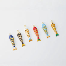 Cargar imagen en el visor de la galería, Dijes de pez esmaltado, dijes de vida marina, dijes de pez chapados en oro de 18 quilates, para hacer pulseras y aretes, accesorios de joyería S1460