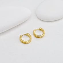 Load image into Gallery viewer, Pleated Ear Hoops, Round Hoops, 15mm, 18K Gold Plated Leverback Earrings, Huggie Hoops Earring D0544