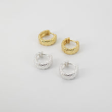 Load image into Gallery viewer, 18K Gold Ear Hoops, 14mm, 18K Gold Plated Leverback Earrings, Huggie Hoops Earring S20828