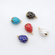 Cargar imagen en el visor de la galería, Colgante de huevo jumbo esmaltado 3D, huevo rayado, chapado en oro de 18 quilates, para pulseras, collares y accesorios de joyería S20446