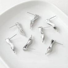 تحميل الصورة إلى عارض المعرض، قرط أذن من الفضة الإسترليني 925 خالٍ من النيكل، دبوس أذن ذهبي/فضي، قرط أذن مضاد للحساسية GE075