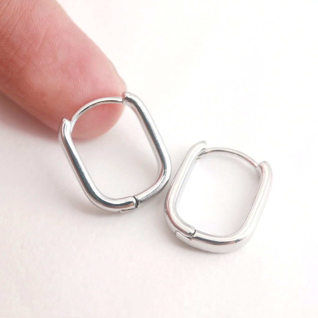 Gold U Shape Hoop Earring, 16.6*14mm, 18K Gold Plated Leverback Earrings, Huggie Hoops Earring D0119