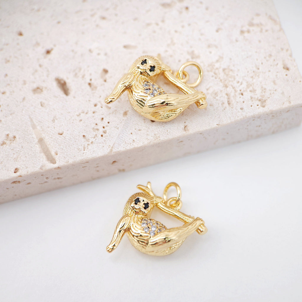 Sloth Charm, 18K Gold Plated Sloth Pendant, 16.4mm, 3D Sloth Animal Necklace Charm, Jewelry Findings S358