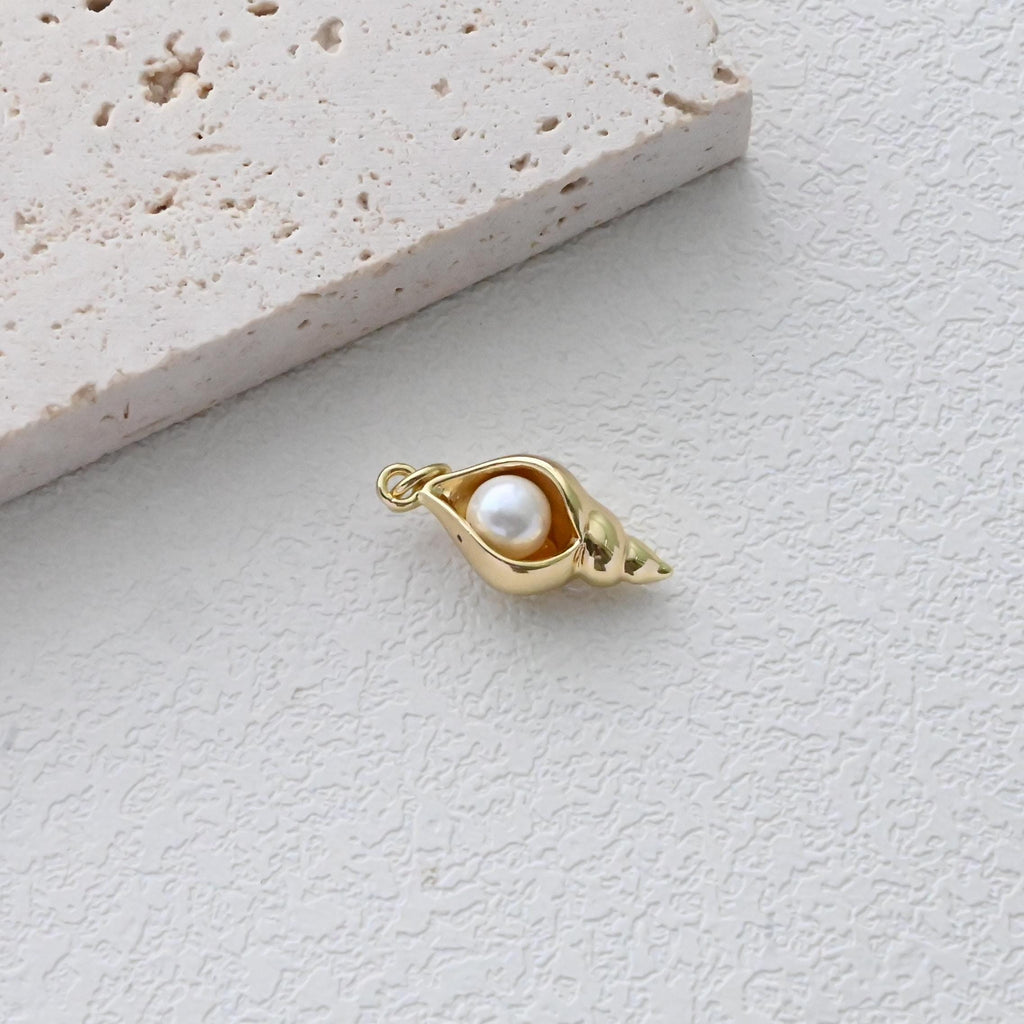 Gold Marine Life Pendant, 18k Gold Plated Brass Charm, Polish Gold Shell Pendant, Conch Pendant, Necklace Making, Jewelry Findings S1301