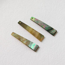 Load image into Gallery viewer, Rectangular Black Mother-of-Pearl, MOP Shell Pendant, Engraved Black Nacre, Shell Charm, Rectangular Shell Jewelry Making Findings RY040