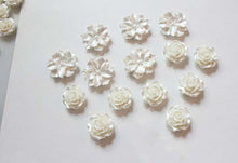 تحميل الصورة إلى عارض المعرض، 10 قطع من قلادة زهرة الأكريليك البيضاء، قلادة زهرة، 19 مم، 25 مم، سحر قطرة الأكريليك لصنع المجوهرات، العثور على الخرز بنفسك GZ301