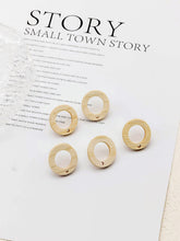 تحميل الصورة إلى عارض المعرض، أقراط خشبية من 4 قطع، أقراط خشبية دائرية مجوفة للنساء، مصنوعة من خشب الجوز المعاد تدويره، خالية من النيكل، أقراط هندسية مميزة، رقم المنتج JT916