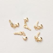 Cargar imagen en el visor de la galería, Dijes de medallón de corazón brillante, chapados en oro de 18 quilates, colgante de llave, colgante de amor, colgantes para hacer collares, accesorios de joyería JG011