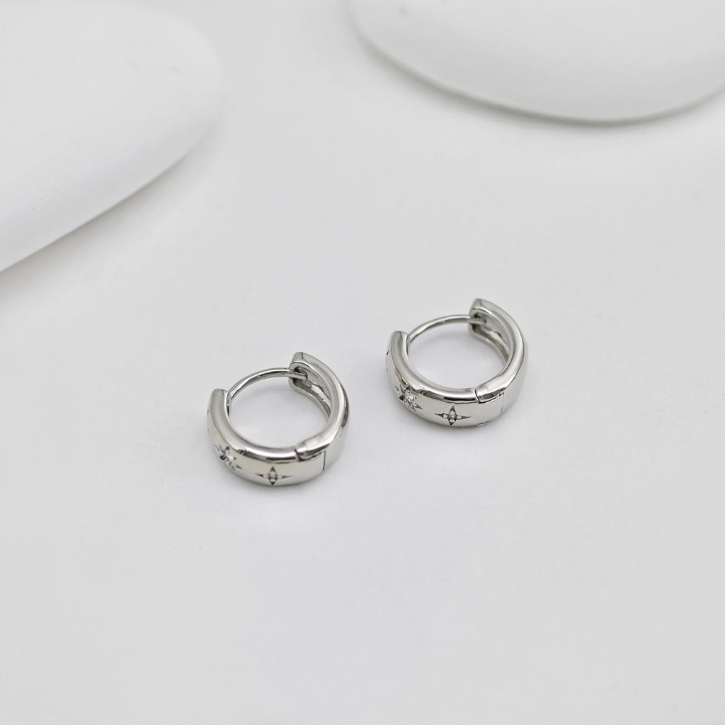 Aros de circonita cúbica con forma de estrella, redondos, de 14 mm, chapados en oro de 18 quilates, con cierre de palanca, D0526