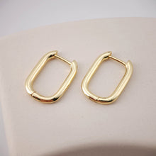 Cargar imagen en el visor de la galería, Aros de oro en forma de U, 15,7 x 22 mm, chapados en oro de 18 quilates, con cierre de palanca, D0130