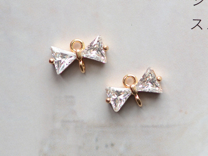 10 dijes de pajarita con pavé de circonita cúbica, colgante de pajarita con cristal de circonita cúbica, colgante para pulsera y collar, chapado en oro, accesorios de joyería STG004-F222