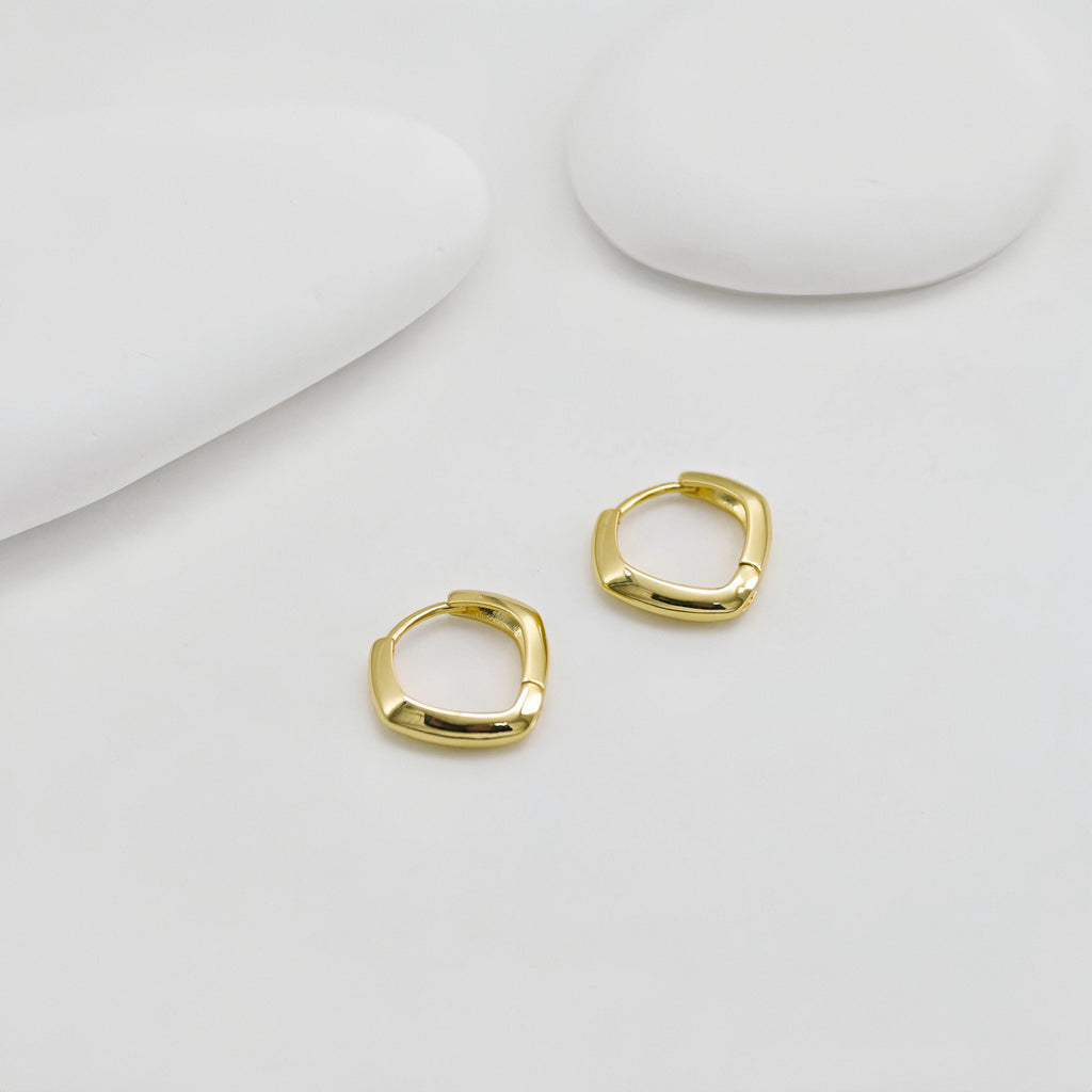 Geometric Rhombus Hoop, Minimalist Everyday Earrings, 15mm, 18K Gold Plated Leverback Earrings, Huggie Hoops Earring D0541