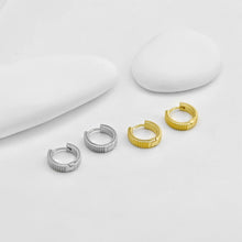 Load image into Gallery viewer, Pleated Ear Hoops, Round Hoops, 15mm, 18K Gold Plated Leverback Earrings, Huggie Hoops Earring D0544