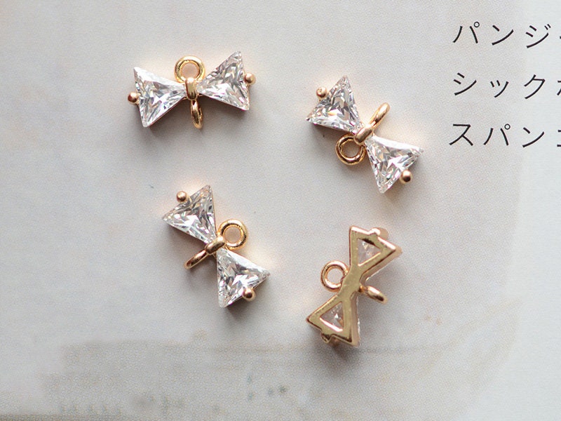 10 dijes de pajarita con pavé de circonita cúbica, colgante de pajarita con cristal de circonita cúbica, colgante para pulsera y collar, chapado en oro, accesorios de joyería STG004-F222