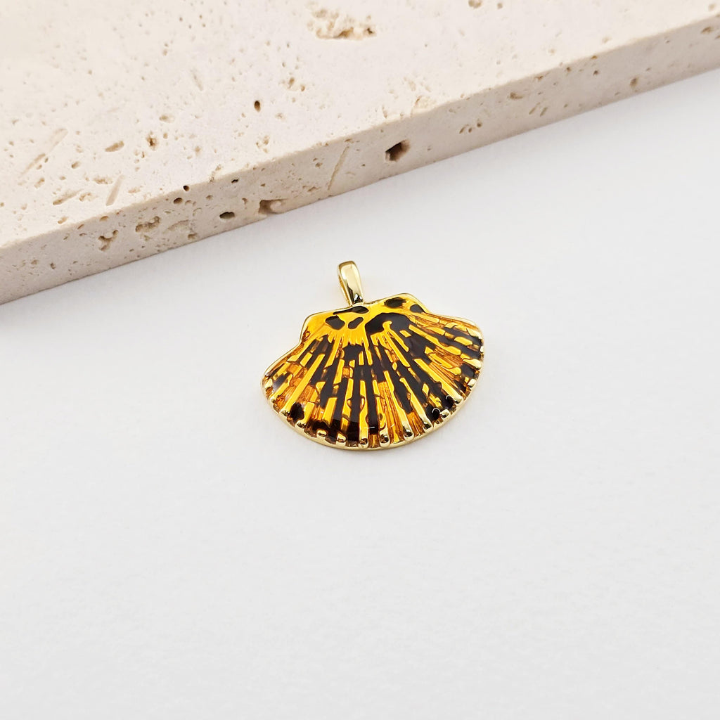 Enamel Shell Charms, Horn Pendant, Lion Pendant, 18K Gold Plated, Jewelry Making Pendant S1274