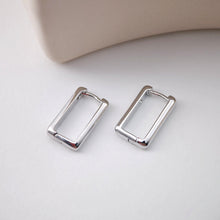 Load image into Gallery viewer, Gold Rectangular Hoop Earring, 16.3*10mm, 18K Gold Plated Leverback Earrings, Huggie Hoops Earring D0128