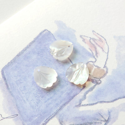 Leaf Shape White Mother-of-Pearl, MOP Shell Pendant, White Nacre, Shell Charm, Mother of Pearl Jewelry Making Findings RY024