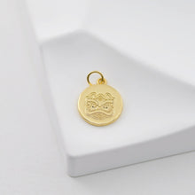 Load image into Gallery viewer, Round Badge Pendant, Lips Charm, Lion dance head Pendant, 18K Gold Plated, Necklace Making Charm, Jewelry Findings S20744