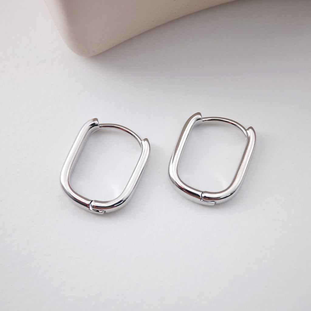 Gold U Shape Hoop Earring, 16.6*14mm, 18K Gold Plated Leverback Earrings, Huggie Hoops Earring D0119