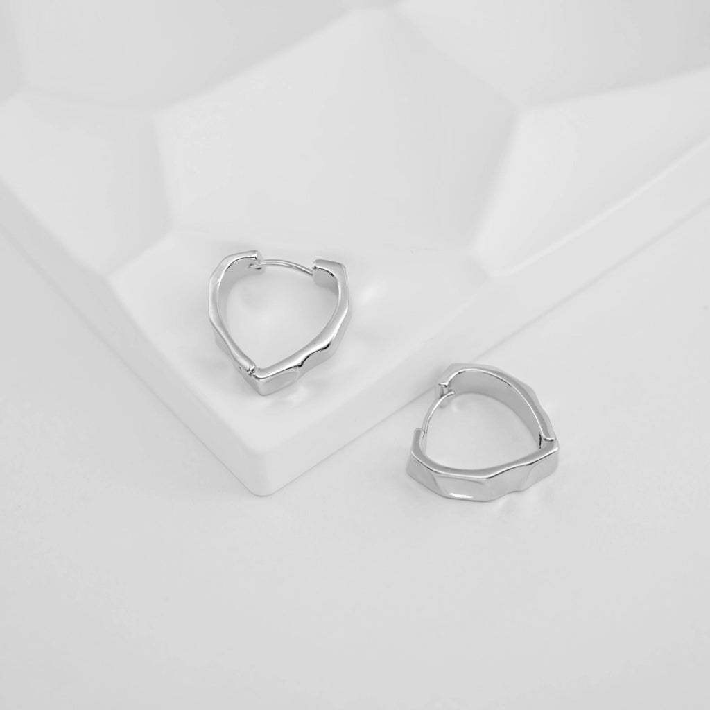 Heart Shape Ear Hoops, Gold Hoops, 21.7mm, 18K Gold Plated Leverback Earrings, Huggie Hoops Earring D0566