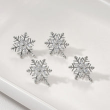 تحميل الصورة إلى عارض المعرض، قرط ندفة ثلج عيد الميلاد مع حلقات، أقراط فضة عيار 925 خالية من النيكل، مرصعة بحجر الزركونيا المكعب، نتائج قرط مضادة للحساسية YL004-CX099