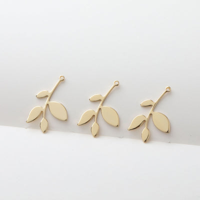 Gold Leaves Charms, 18K Gold Plated Plants Charms, Leaf Pendant,  Necklace Charms, Jewelry Findings S353